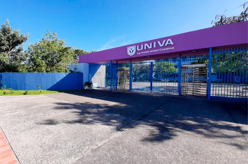 Casas en venta por la UNIVA Puerto Vallarta